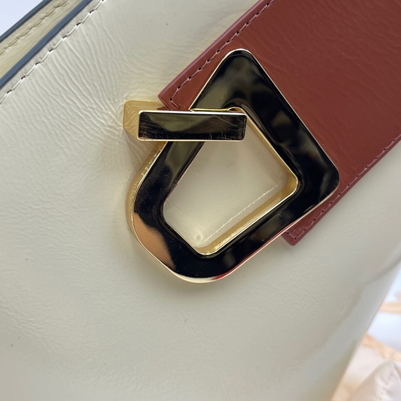 Danse Lente Full Set Mini Johnny Patent Leather Hexagonal Bucket Bag beige - Picture 2 of 12